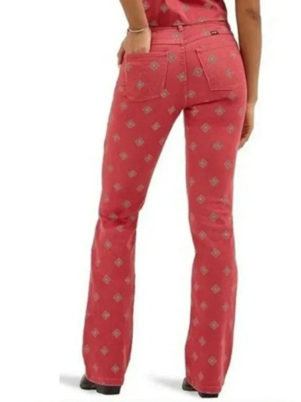 Wrangler High Rise Bold Bootcut Jeans Red Diamond Bay Bandana Print Size 31x30